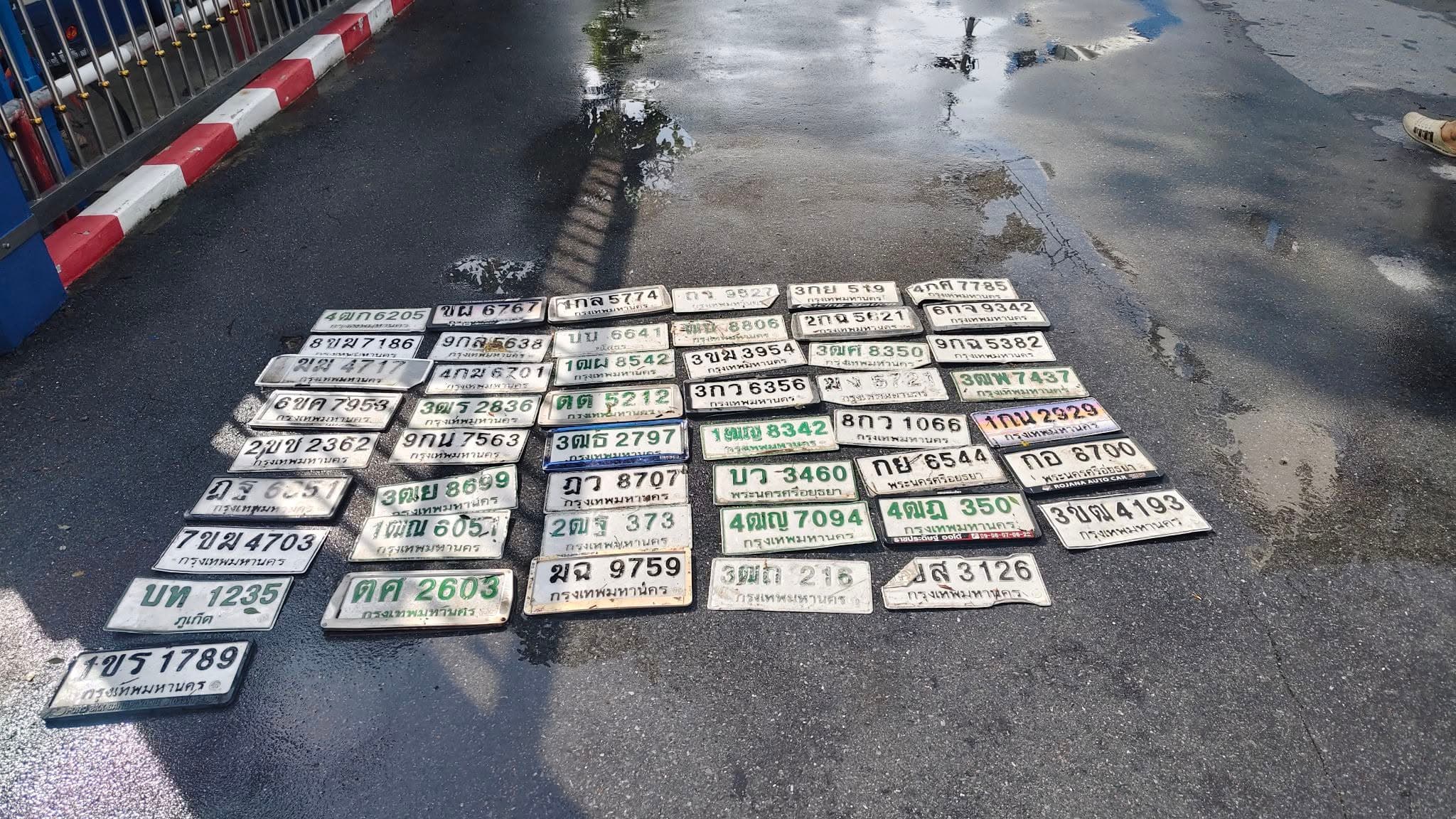 รูปป้ายทะเบียนที่พบ 2กฉ 5621 4กฆ 6?01 6ขค 7953 กอ 8700 ฆฆ 4717 ตศ 2603