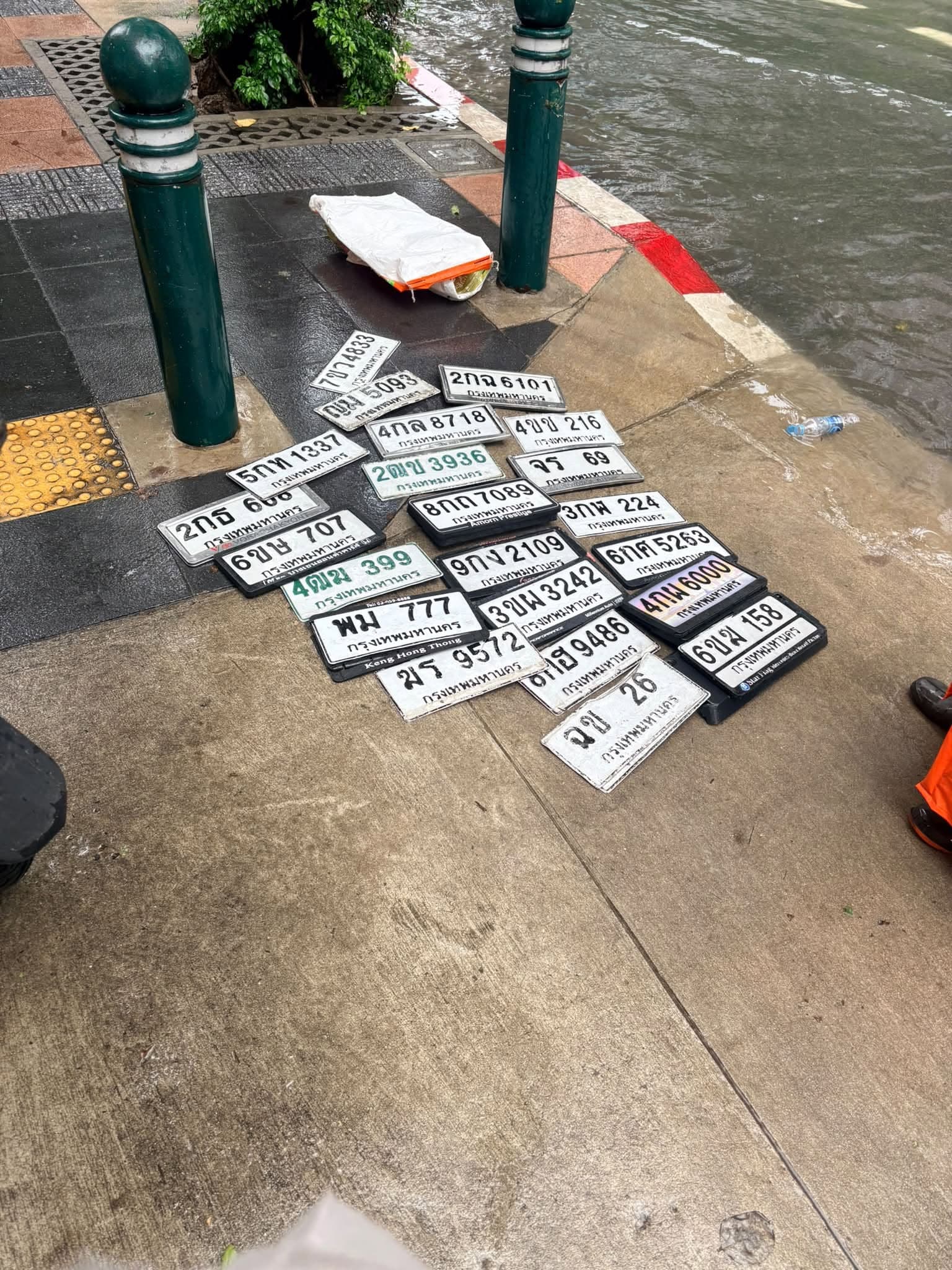 รูปป้ายทะเบียนที่พบ 3กพ 224 4กผ 6000 5กท 1337 6กศ 5263 6ขม 158 6ขษ 707 8กฮ 9486 2ฌข 3936 ฆร 9572 ฉบ 26 พม 777 3ขพ 3242 4ขช 216 4ฌม 399 8กฌ 7089 จธ 69