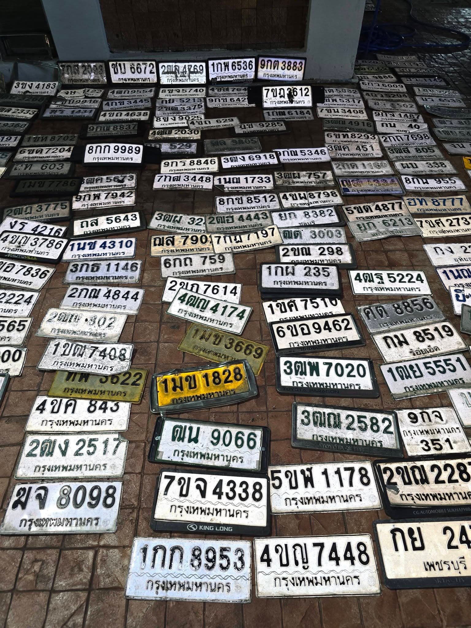 รูปป้ายทะเบียนที่พบ ?ก 6213 ?ก 8382 1กผ 235 2ขก 7614 2ฒฎ 3775 3กธ 1146 3ฒณ 2582 3ฒพ 7020 4ขค 843 4ขญ 7448 5ขพ 1178 6ขอ 9462 9กจ 351 ณน 9066 กม 8519 ฒต 3003 1ขณ 7408 1ขค 7510 1ดย 5551 2ขณ 228 2ฌธ 4443 4ฌญ 4174