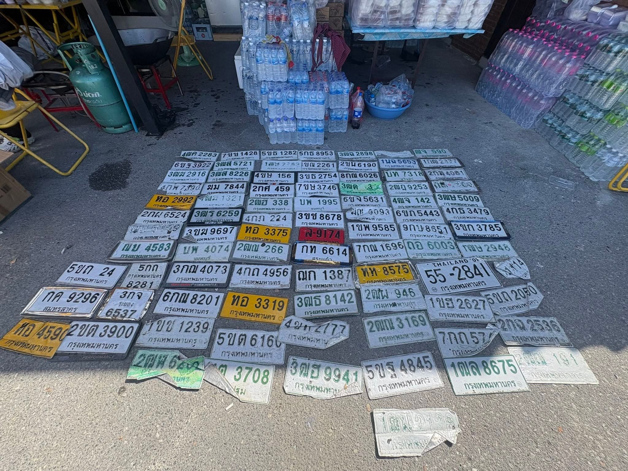 รูปป้ายทะเบียนที่พบ 1ขพ 9585 2กศ 459 2ขต 3900 2ฒฮ 338 3กจ 6537 3ขก 3785 3ขช 8678 3ฒธ 8142 3ฒร 6259 3ฒฮ 9941 4กถ 4956 5ขฐ 4845 5ขต 6160 6กณ 8201 6ขจ 5631 7กณ 1696 7ขช 3746 9กบ 8651 กค 9296 กท 6614 ทอ 2992 ทอ 3319 บพ 4074 1ขบ 1239 1ขธ 2627 1ฌล 8675 2ณฉ 2536 2ณฎ 9253 2ฌณ 266 2ณณ 3169 2ฌฝ 946 5กณ 4073 3ขม 9697 3ฌษ 5009 4กถ 3479 4กถ 224 4ฌจ 142 6ขก 5443 2มม 7844 4ณก 1387 หพ 8575 1ทอ 3375 1บพ 1995