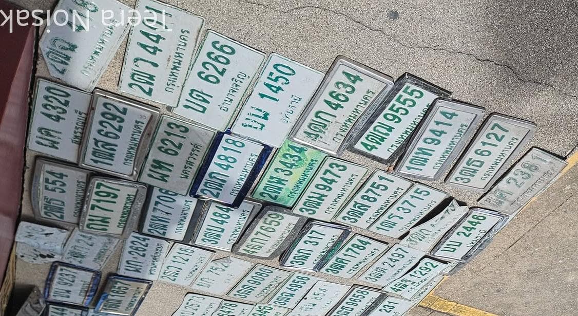 รูปป้ายทะเบียนที่พบ 1ฒท 9414 1ฒร 3715 2ฒธ 554 2ฒพ 3434 3ฒ? 484 3ฒ? 9473 3ฒธ 6127 3ฒศ 8751 4ฒ? 9555 บต 6266 ผห 6213