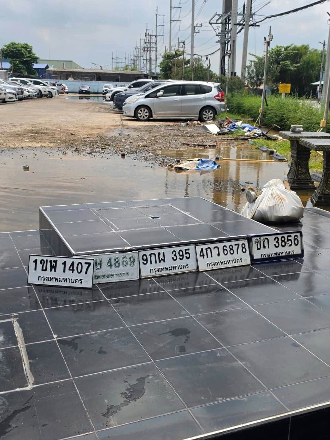 รูปป้ายทะเบียนที่พบ 1ขพ 1407 4กว 6878 9กผ 395 ชถ 3856