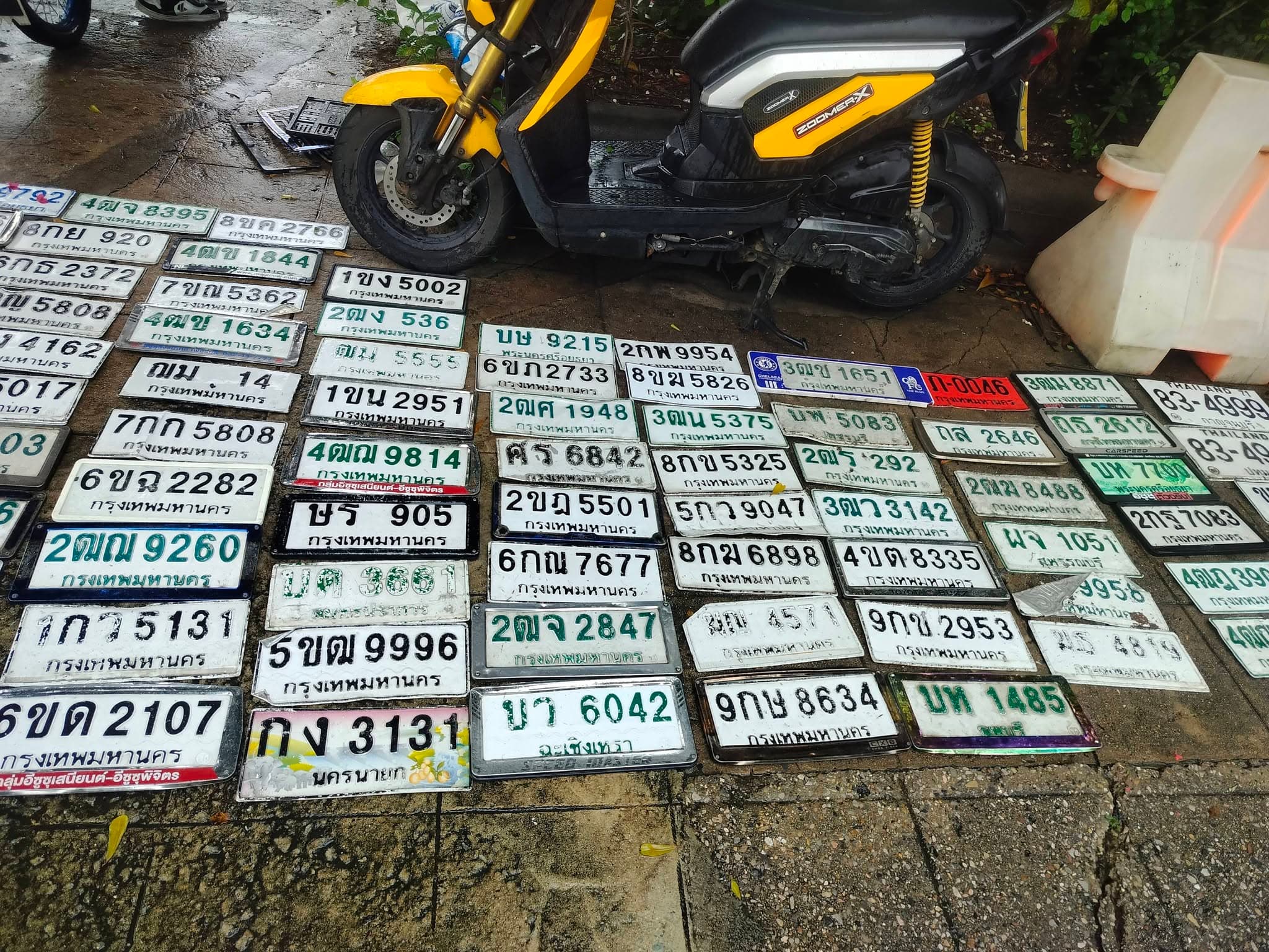 รูปป้ายทะเบียนที่พบ 8กข 5325 บ? 5083 บห 7700