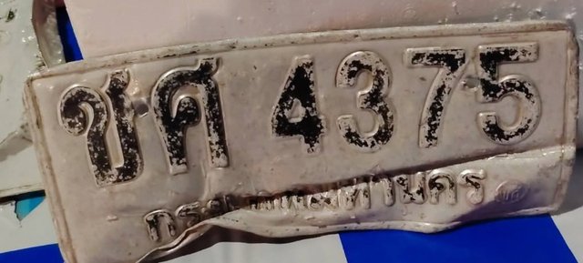 รูปป้าย ชศ 4375 ที่ตัดจากรูปของผู้แจ้ง